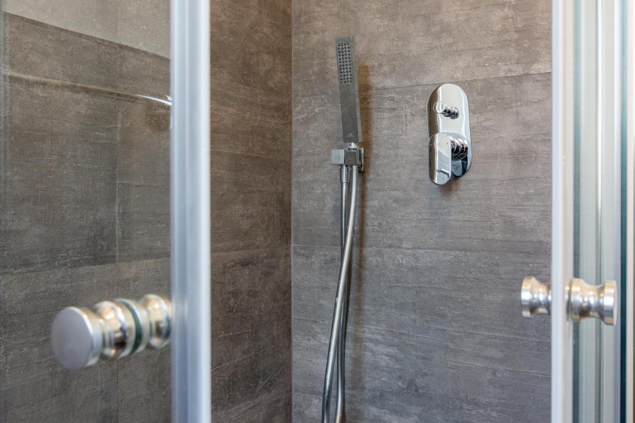 Italstay - Disciplini Apartment -10 Min Dal Duomo Milano Ngoại thất bức ảnh