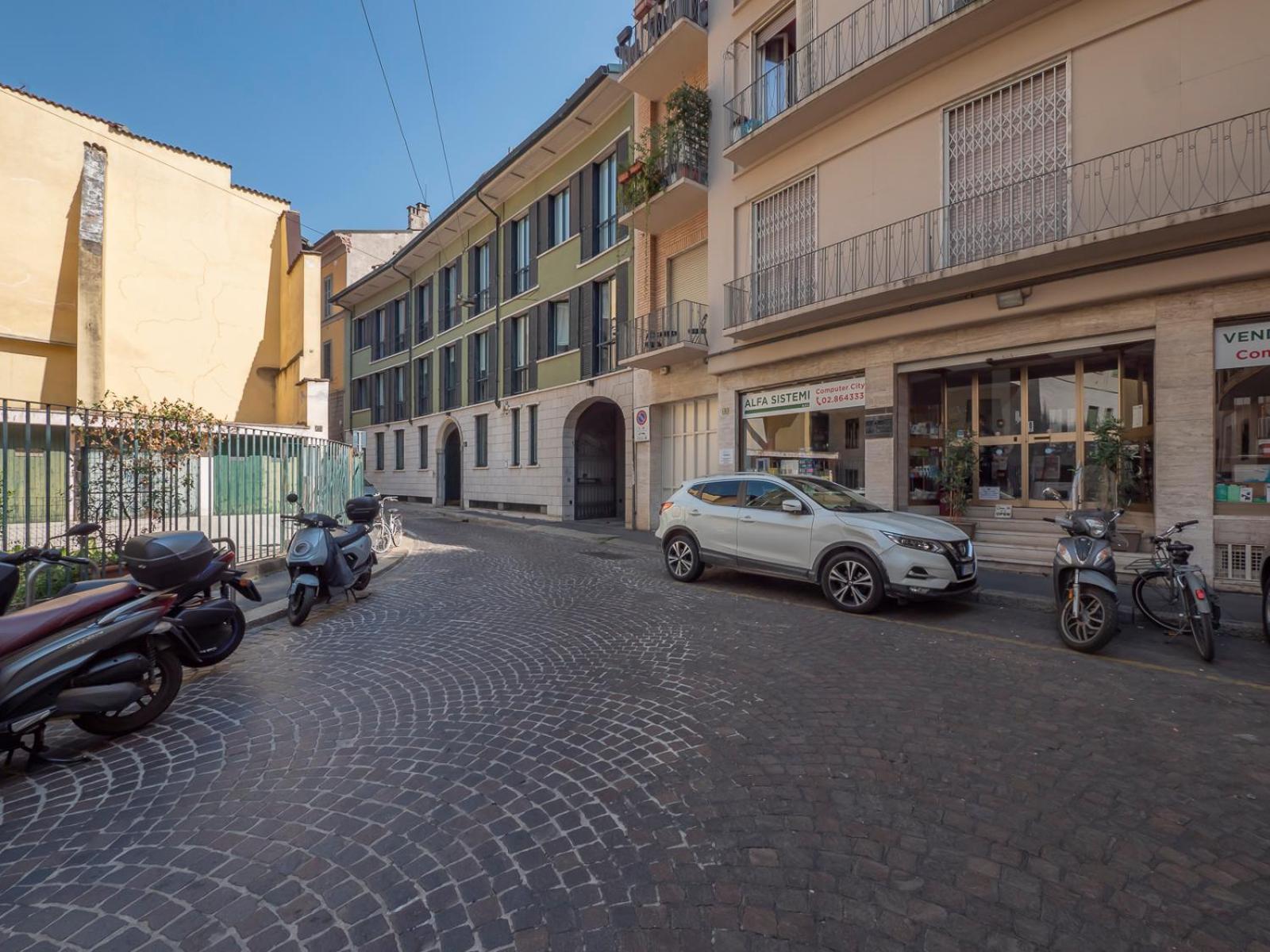 Italstay - Disciplini Apartment -10 Min Dal Duomo Milano Ngoại thất bức ảnh