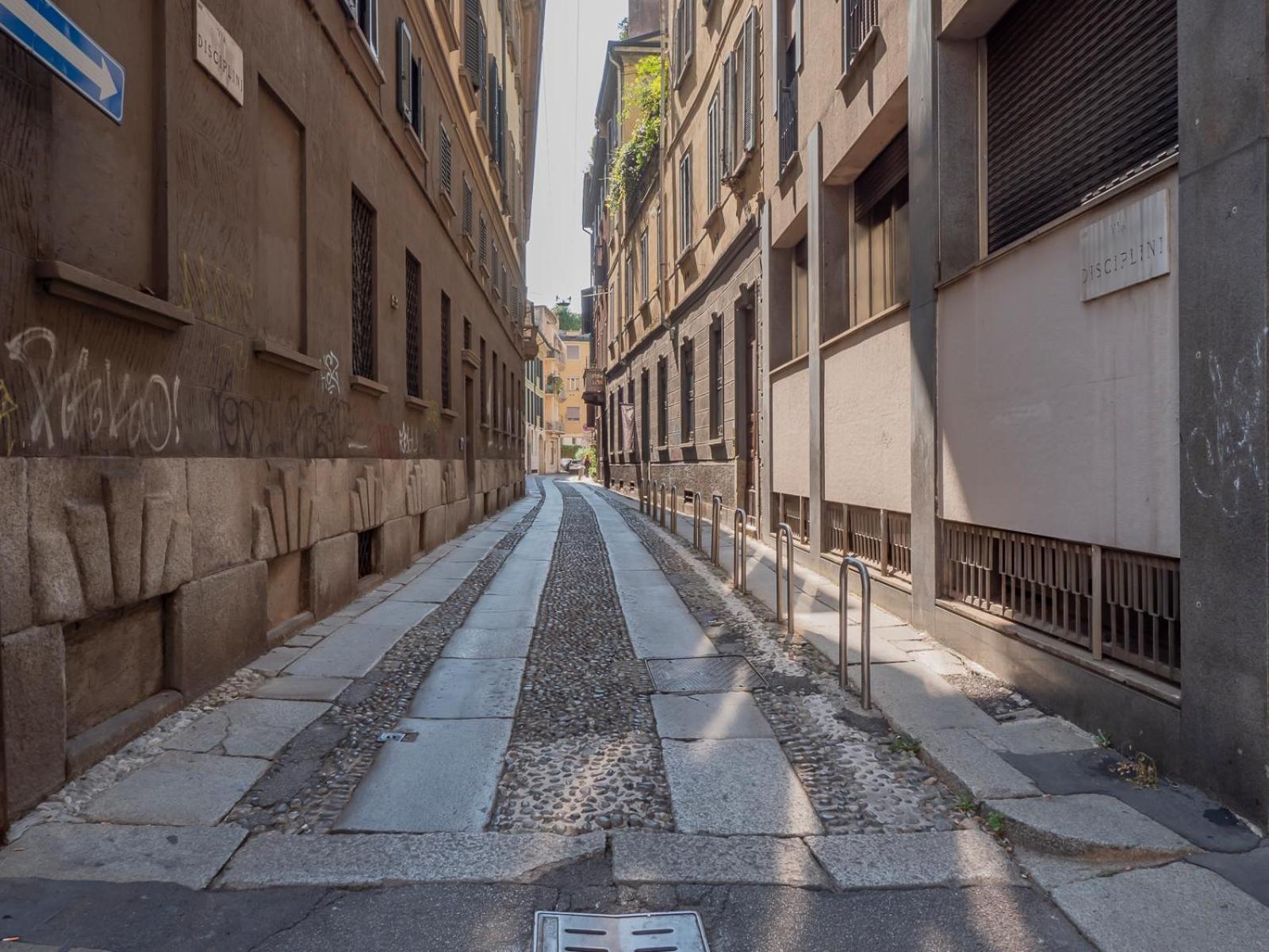 Italstay - Disciplini Apartment -10 Min Dal Duomo Milano Ngoại thất bức ảnh